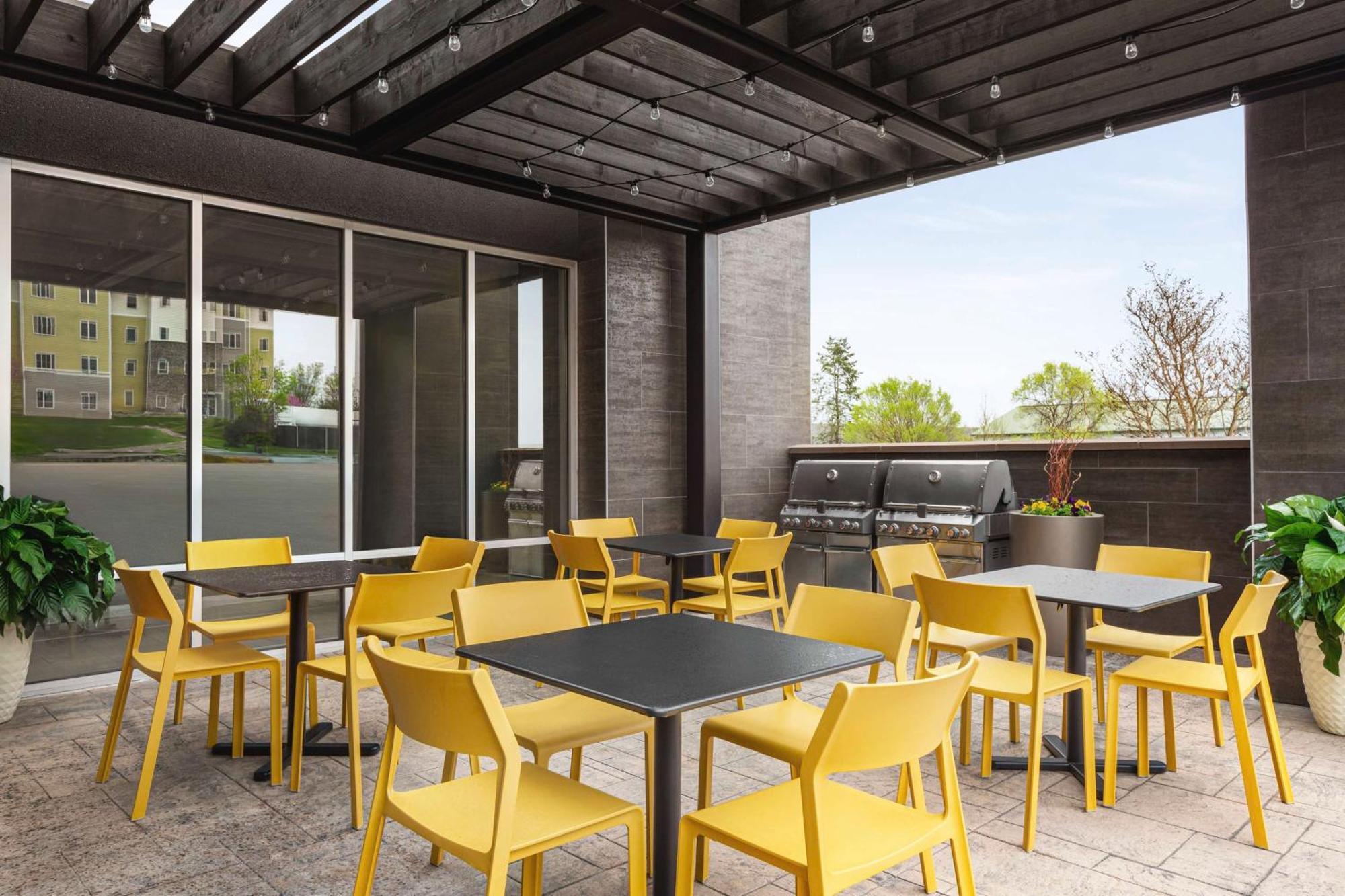 Home2 Suites By Hilton York Exterior photo